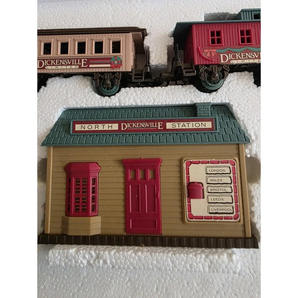 Vintage Dickensville Collectables Christmas Train Battery Operated by New Bright